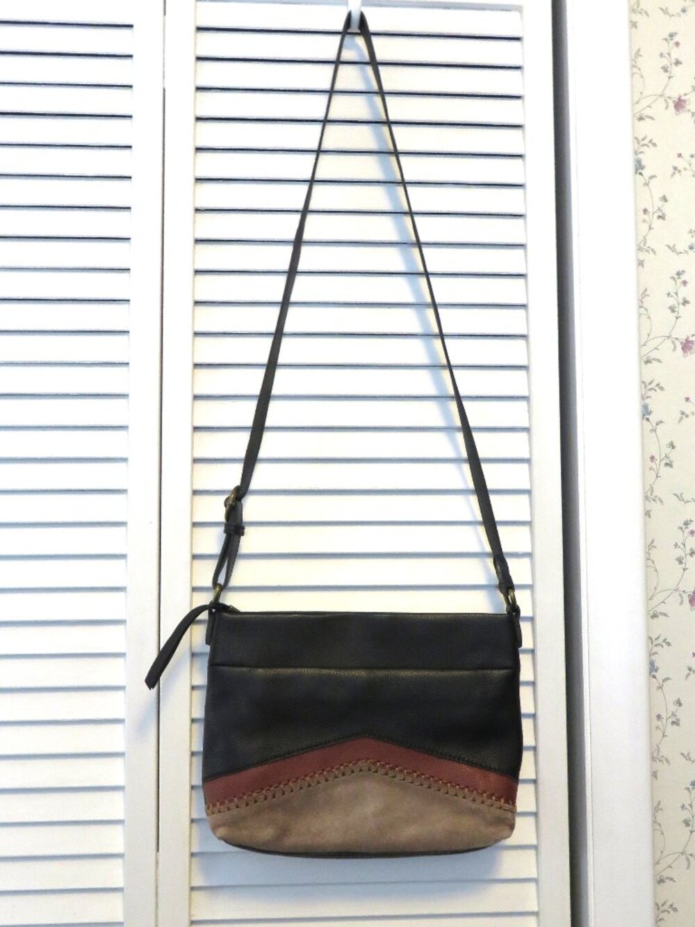 The Sak Leather Handbag Crossbody Purse Black Brown Tan Suede 12" x 9"